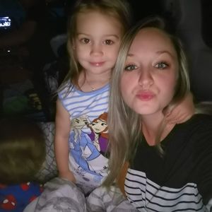 Meet your Posher, Roxanne